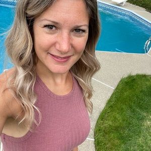 Meet your Posher, Roxanne